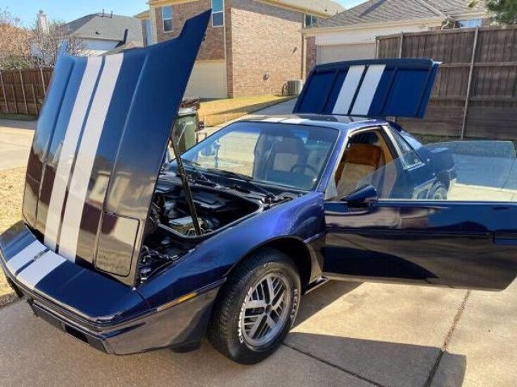Photo for 1984 Pontiac Fiero SE